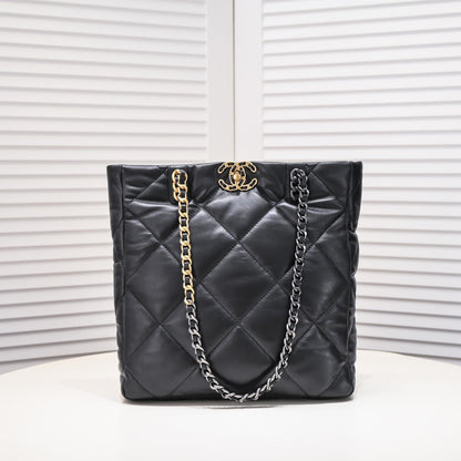 CC 22b 19 BAG tote