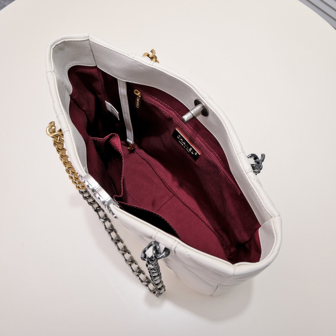 CC 22b 19 BAG tote