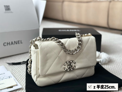 CC 19bag new arrival man and women bag size : 26 cm