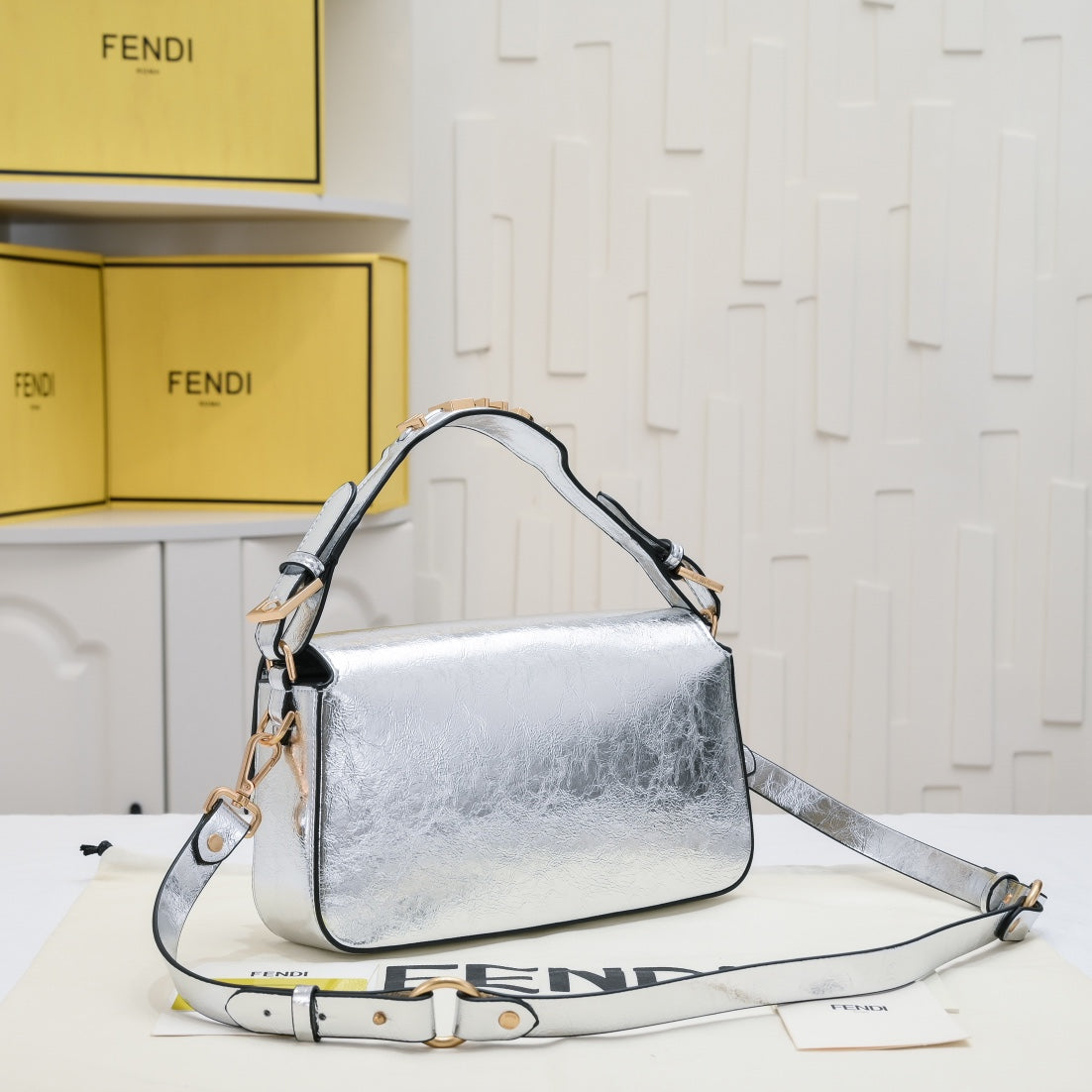 Fen new arrival BAGUETTE bag size: 27*15*6