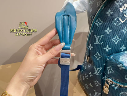 Louis new arrival men backpack bag size;28* 37 cm